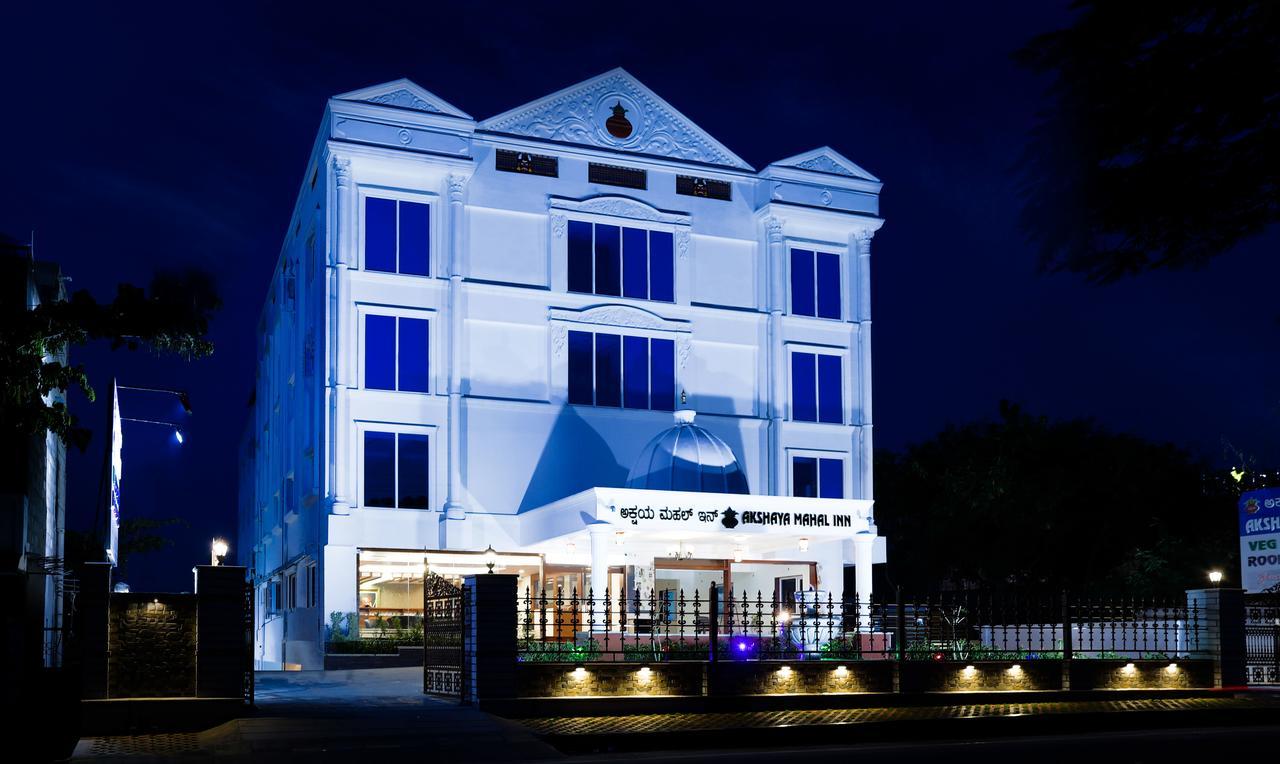 Treebo Premium Akshaya Mahal Inn Májszúr Kültér fotó
