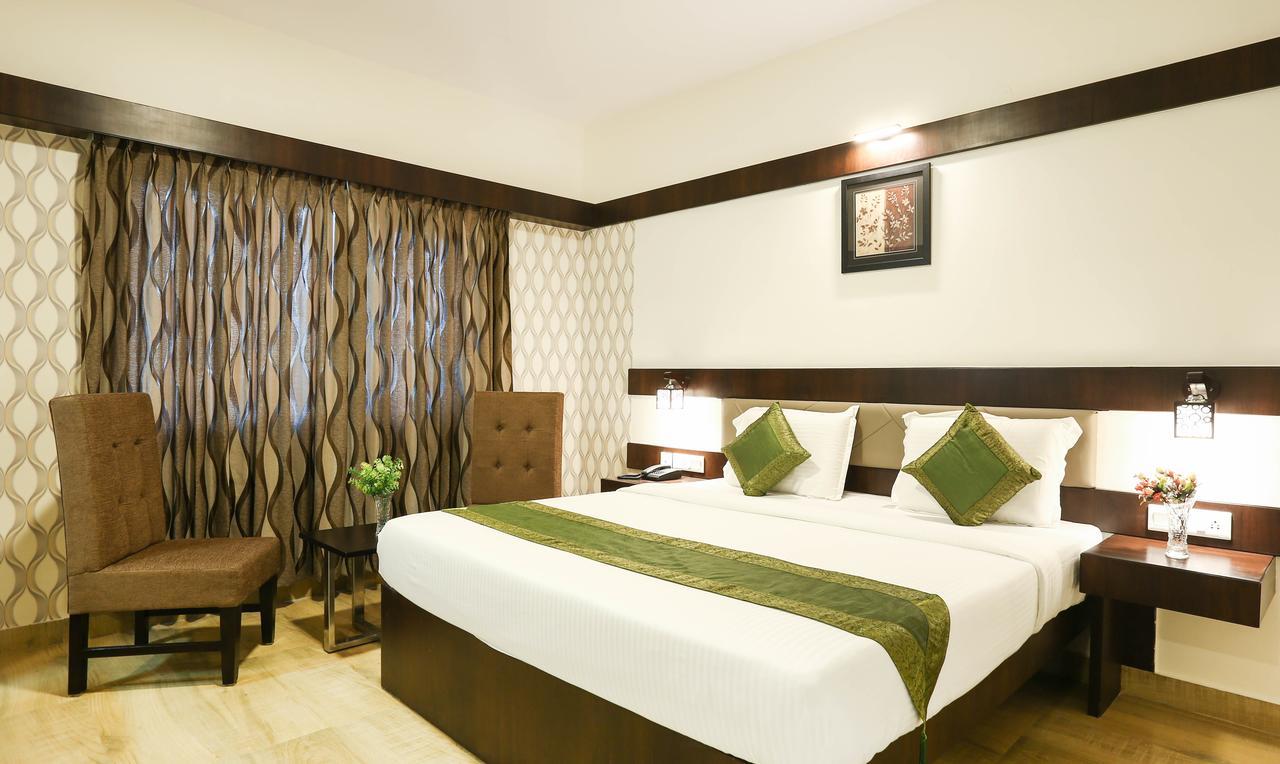Treebo Premium Akshaya Mahal Inn Májszúr Kültér fotó