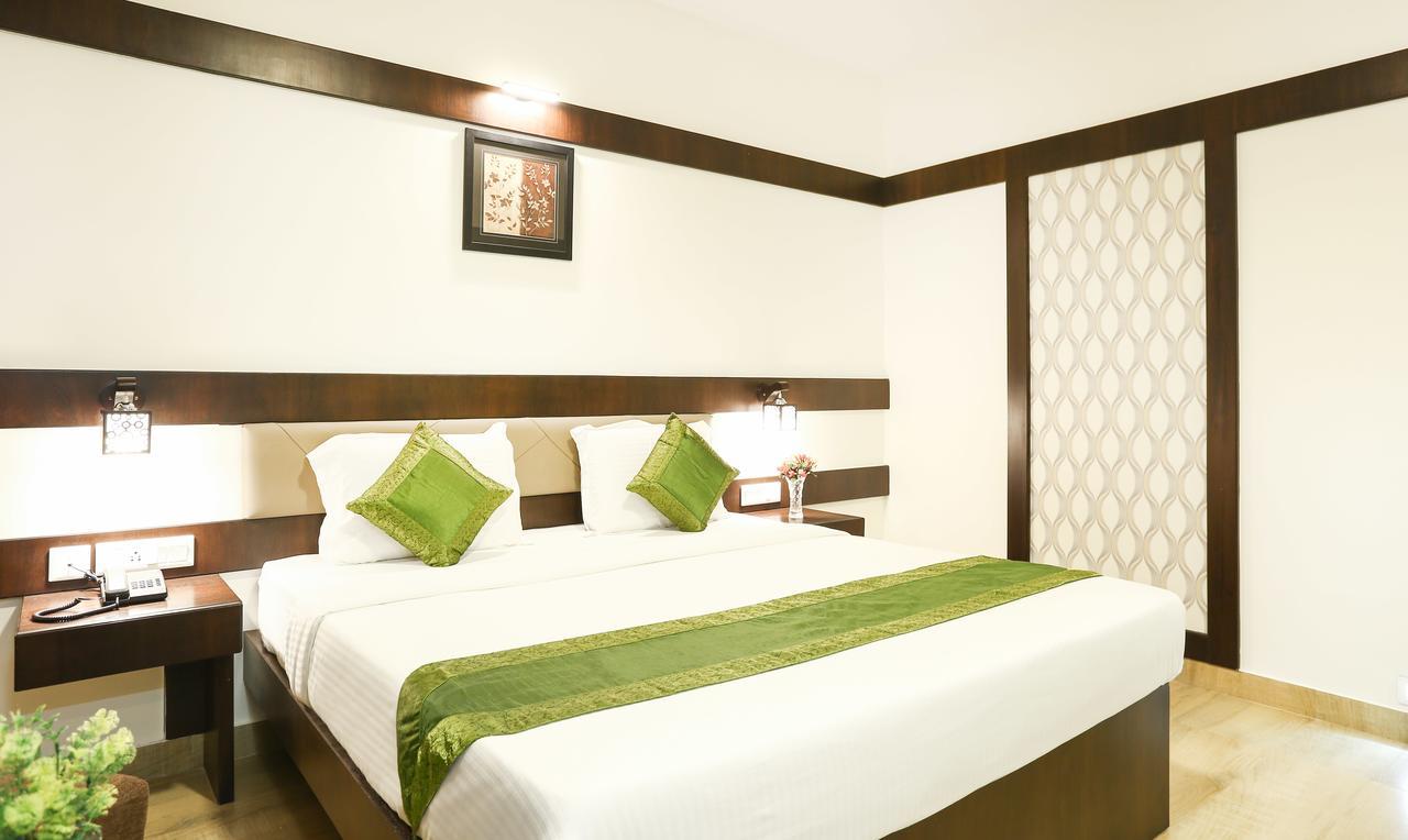 Treebo Premium Akshaya Mahal Inn Májszúr Kültér fotó