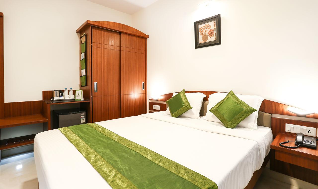 Treebo Premium Akshaya Mahal Inn Májszúr Kültér fotó